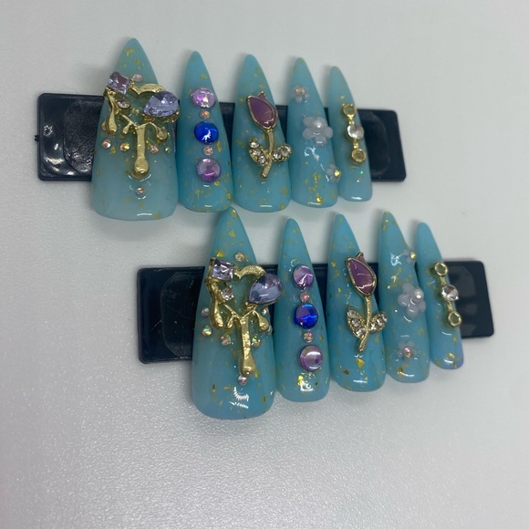 Color Changing Purple to Blue Handmade Press On Nail Set - Picture 9 of 16